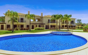 'New for 2022' luxury 3 bedroom, 'Villa Cascata', pool, close to Olhos de Agua
